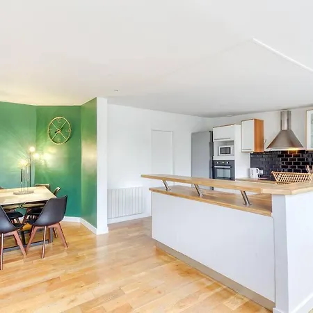 Le Spacieux Paris La Defense Apartment Rueil-Malmaison