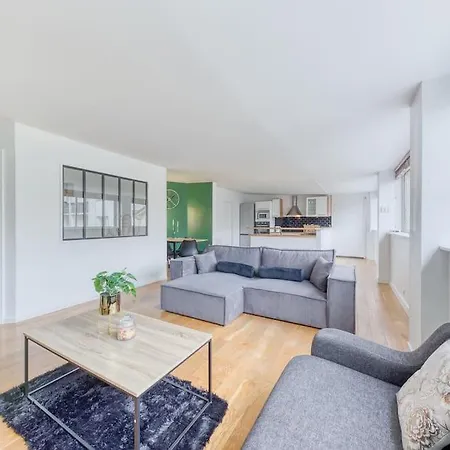 Le Spacieux Paris La Defense Apartment Rueil-Malmaison