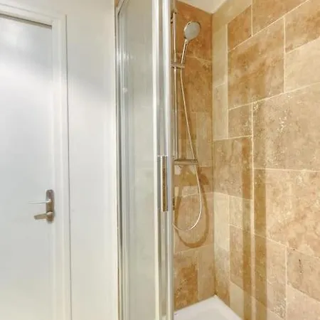 Le Spacieux Paris La Defense Apartment Rueil-Malmaison
